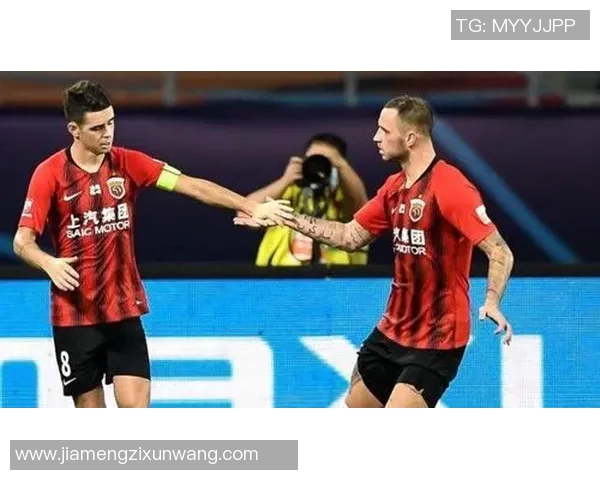 武汉羽毛球队与南京羽毛球队赛后复盘分析比赛经验与战术调整