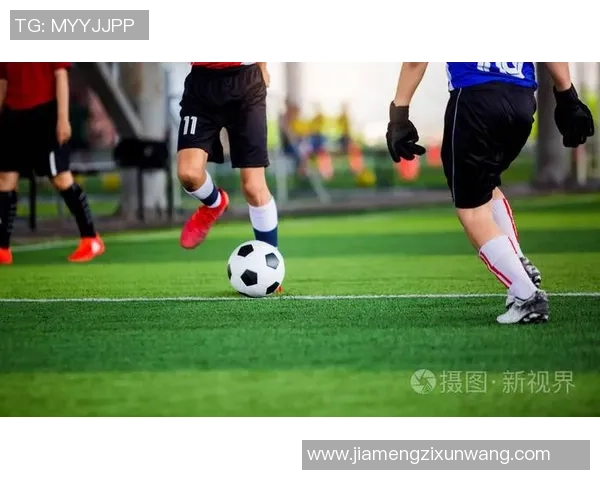 足球明星精彩射门集锦视频回顾尽显球技魅力与激情瞬间 足球明星精彩射门集锦视频回顾尽显球技魅力与激情瞬间