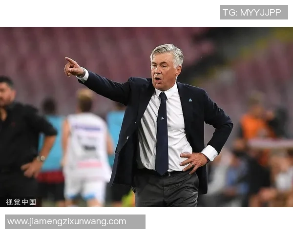 足球明星黑西服的身份揭秘他在场外的时尚魅力与个性风格 足球明星黑西服的身份揭秘他在场外的时尚魅力与个性风格